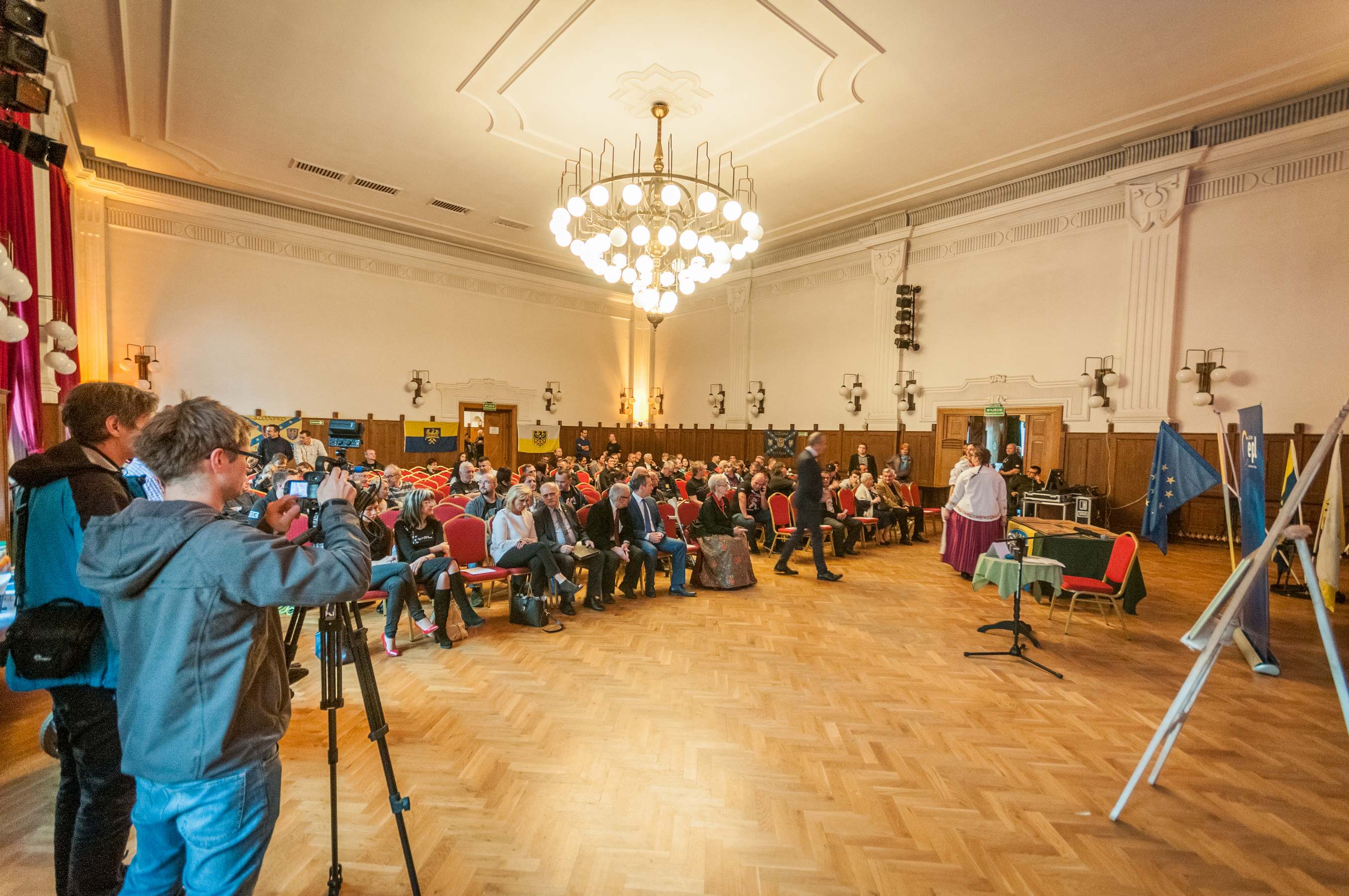 13.10.2017 Ślonski tref - Wręczenie Złotych Paszportów Górnośląskich osobom aktywnie szerzącym język śląski. Inicjatywa europosła Marka Plury, poprowadzone przez prezesa Związku Górnośląskiego Grzegorza Franki