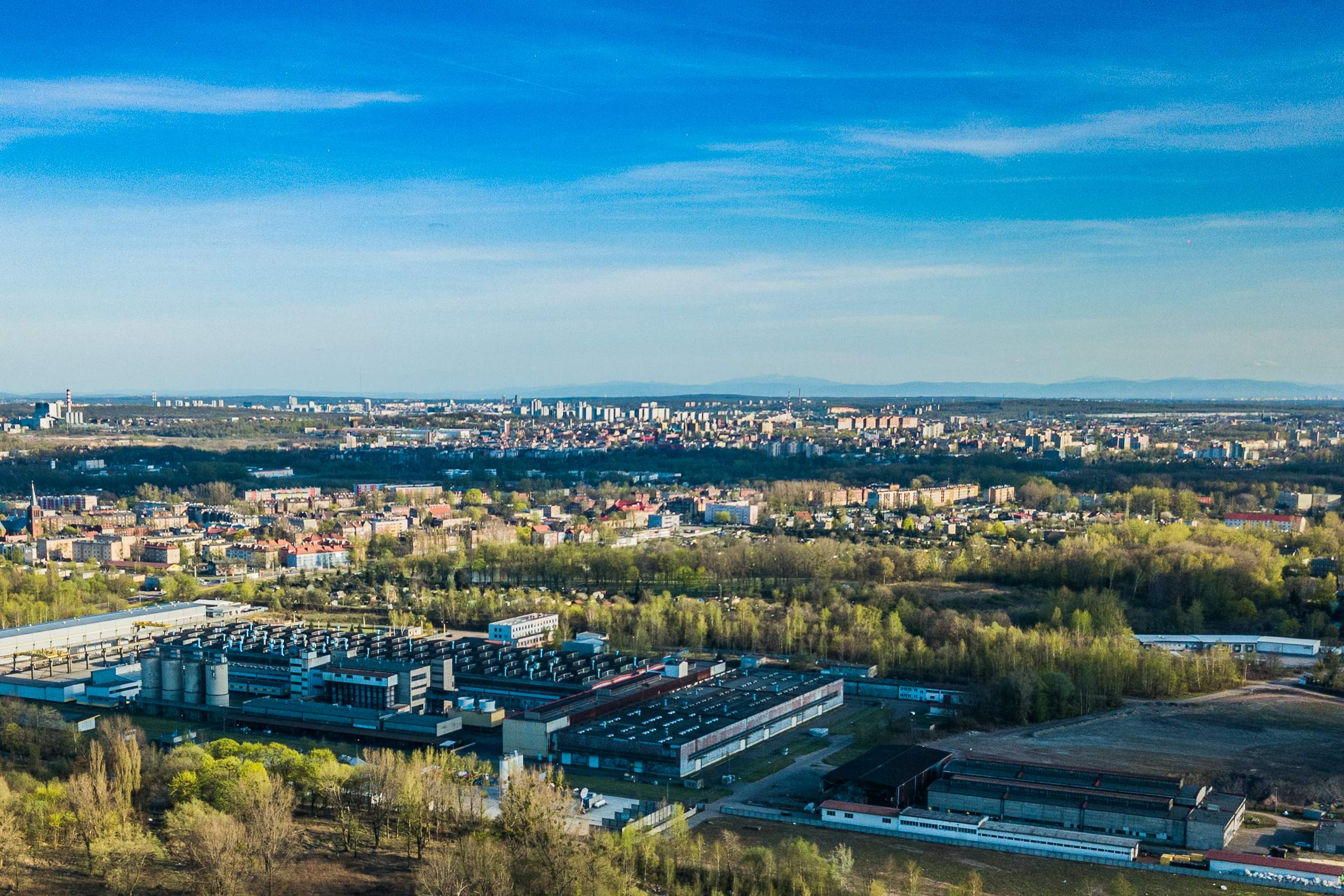 Zakłady Gumowe Górnictwa i ... zaśnieżona Babia Góra.