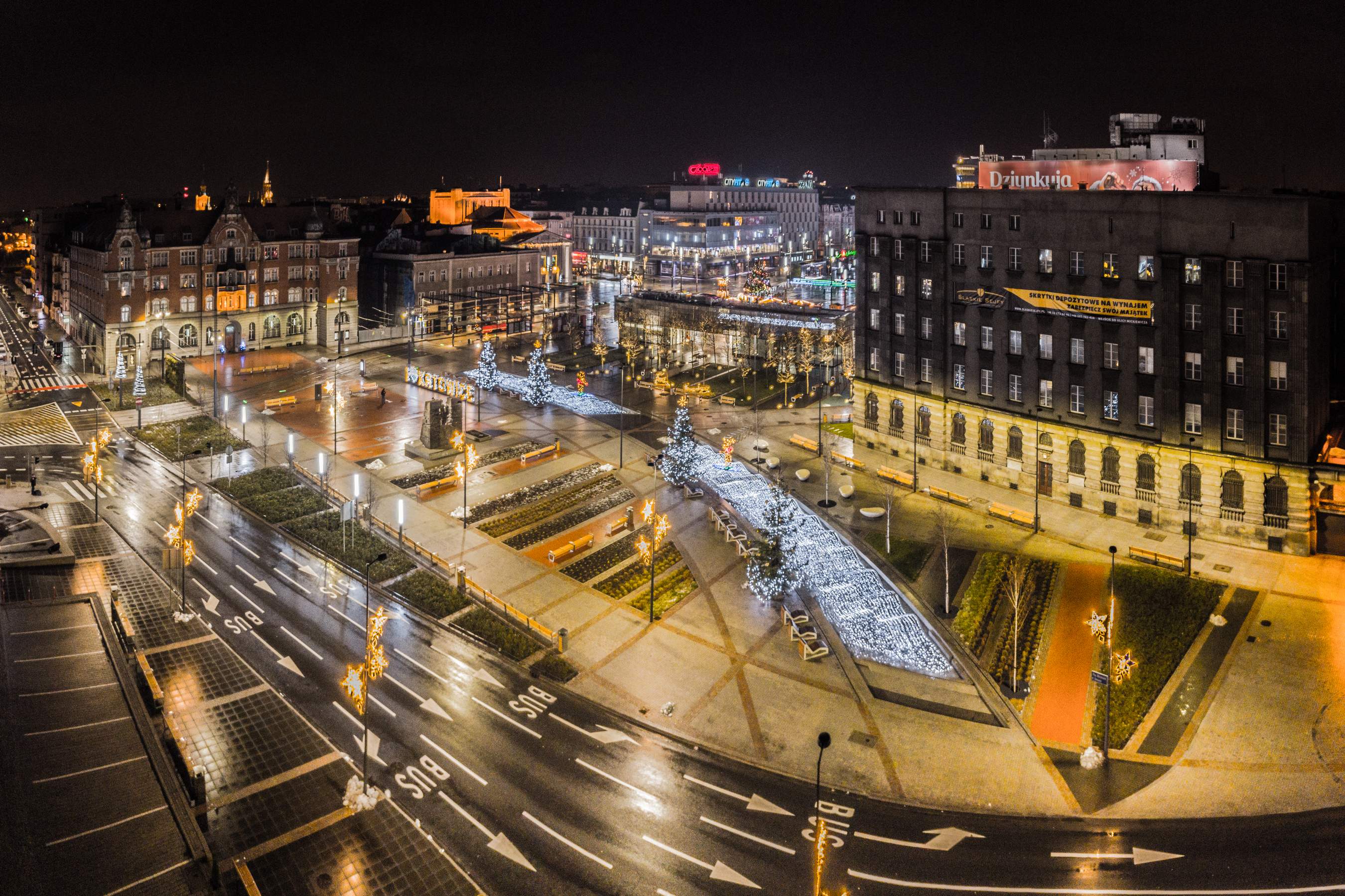 Katowice w świątecznych ozdobach.