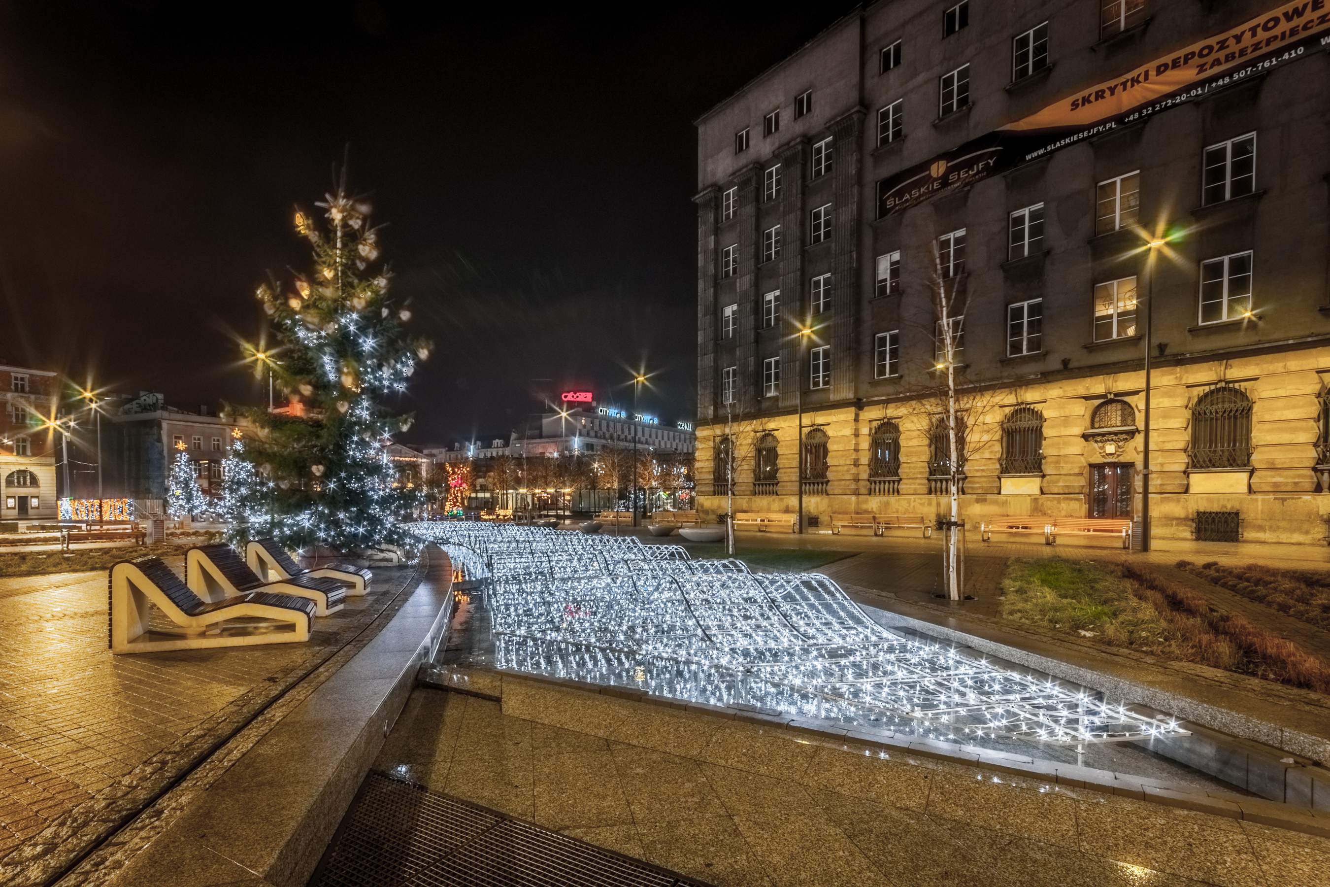 Katowice w świątecznych ozdobach.