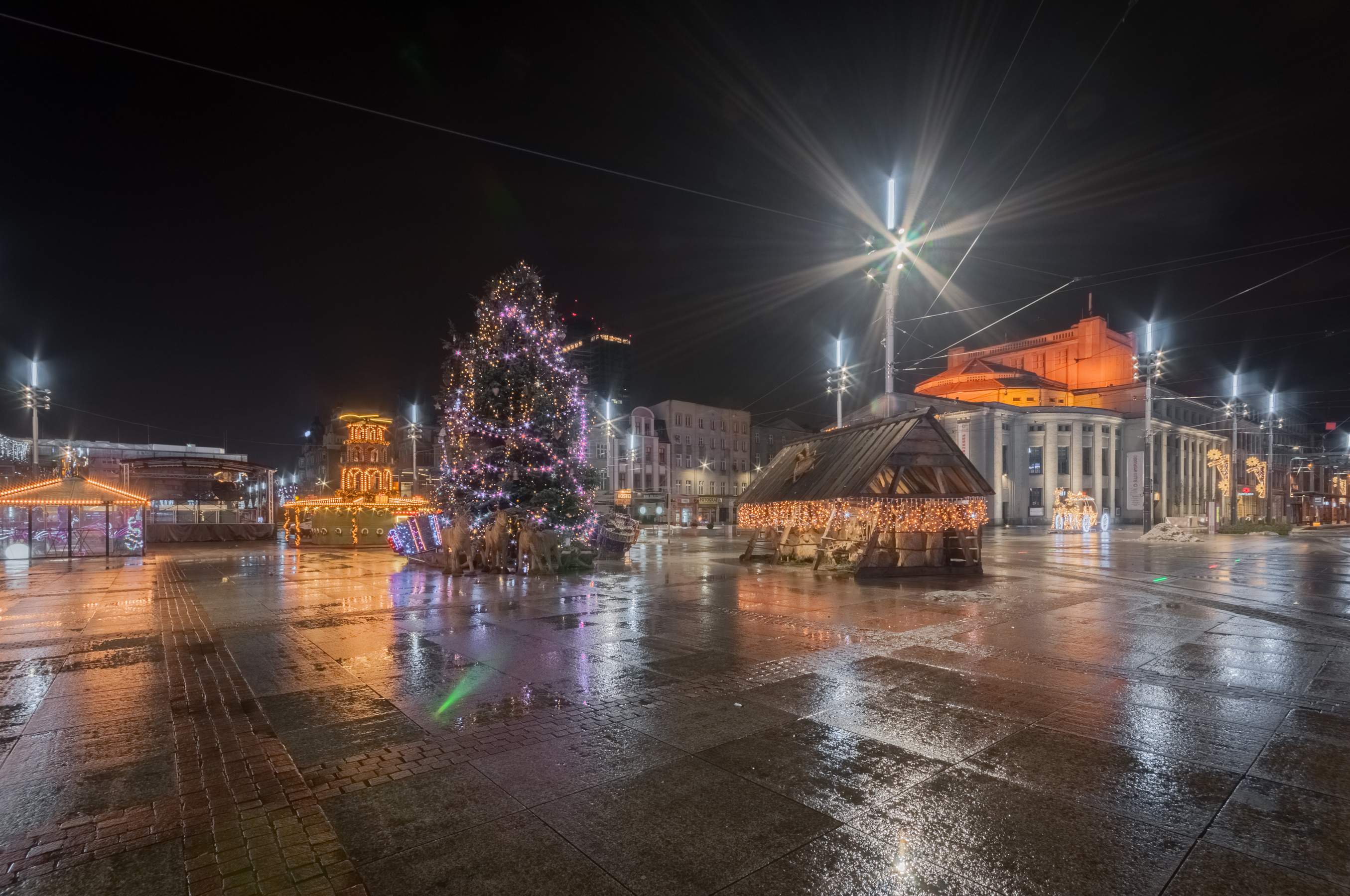 Katowice w świątecznych ozdobach.